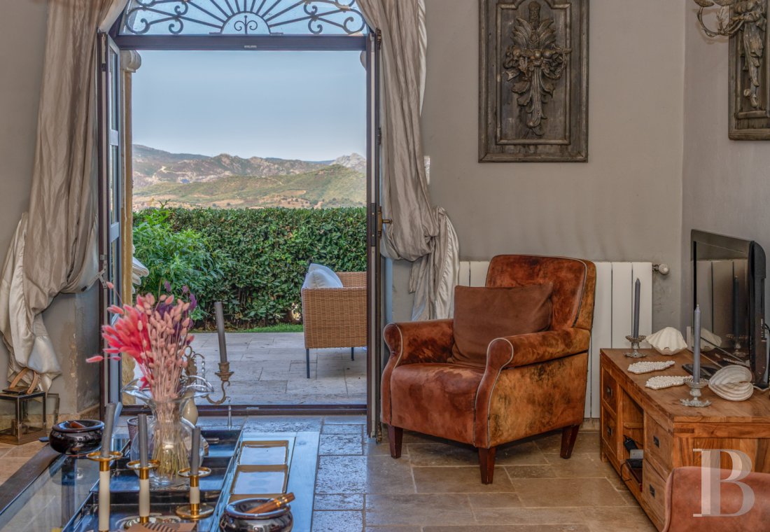 En Haute-Corse,  une villa du 19e siècle élevée en belvédère au cœur du village d’Oletta - photo  n°9